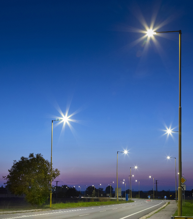 Illuminazione notturna di una strada di PDA Impianti